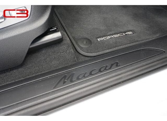 
								PORSCHE MACAN FOR SALE IN KENYA full									